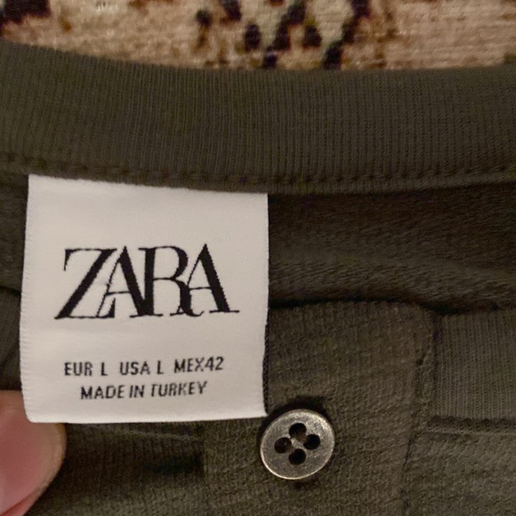 Zara men’s half button up long sleeved shirt - Picture 2 of 2